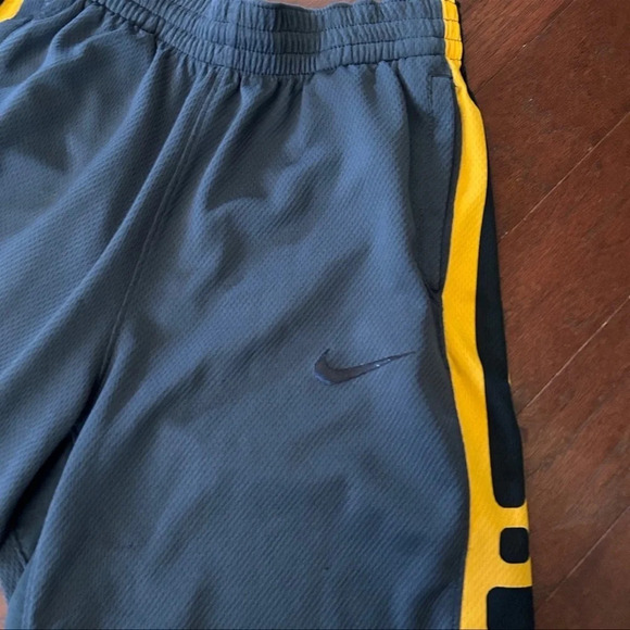 Nike dri-fit shorts Grey/orange youth XL - Picture 3 of 7